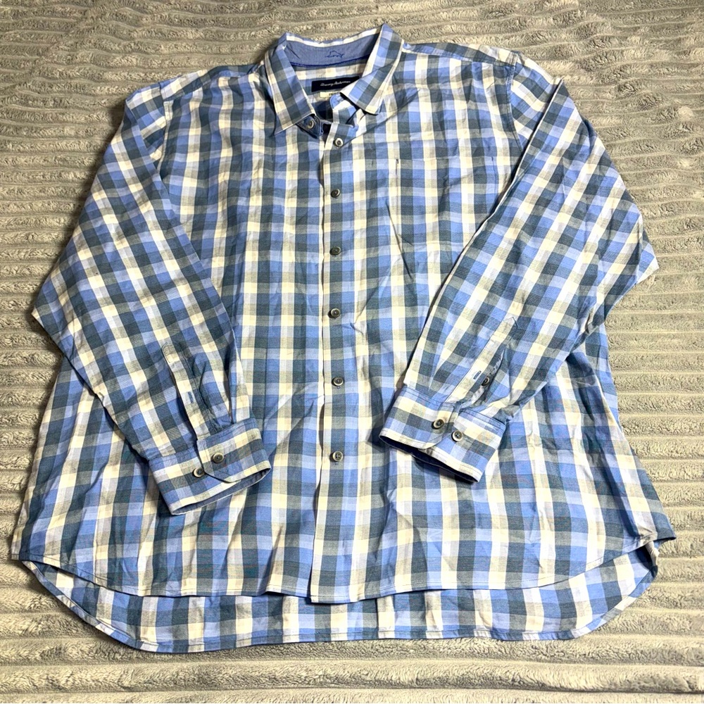 Tommy Bahama trim fit  men’s size‎ 3xL
Blue plaid button up
